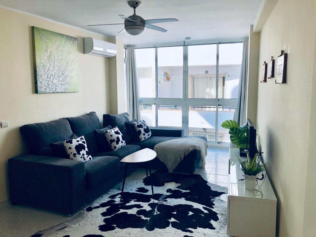 פואנגירולה Beautiful Modern Apartment 100M From The Sea מראה חיצוני תמונה