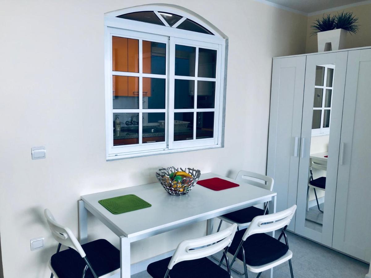 פואנגירולה Beautiful Modern Apartment 100M From The Sea מראה חיצוני תמונה