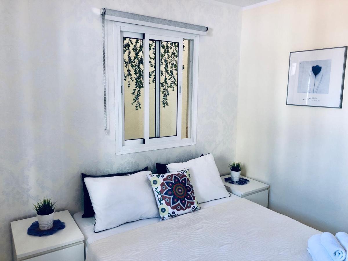 פואנגירולה Beautiful Modern Apartment 100M From The Sea מראה חיצוני תמונה